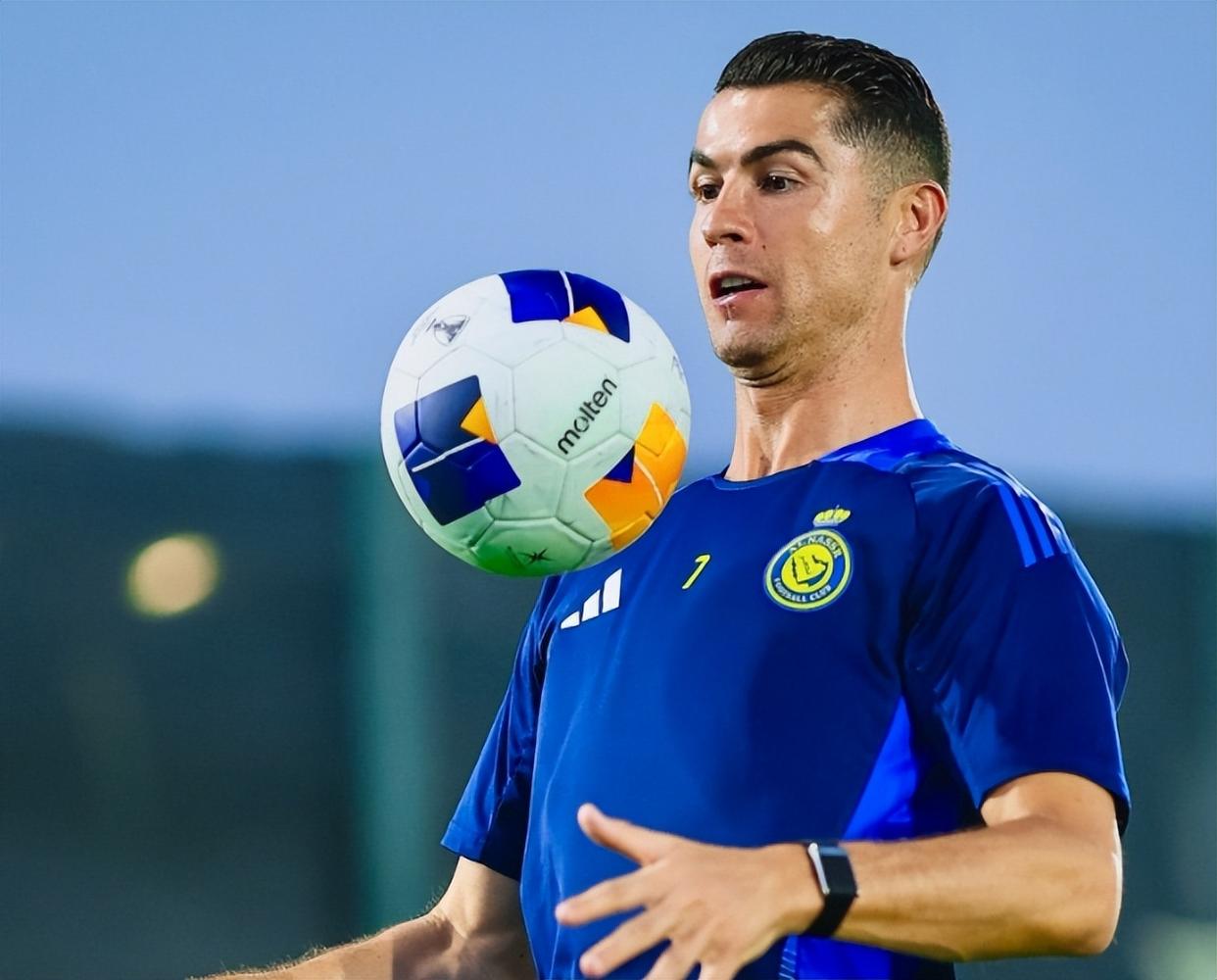 勒沃库森围绕中超复出首秀集结日北京首钢备战全明星赛，连对手都承认：C罗在利物浦比赛中势不可挡的简单介绍